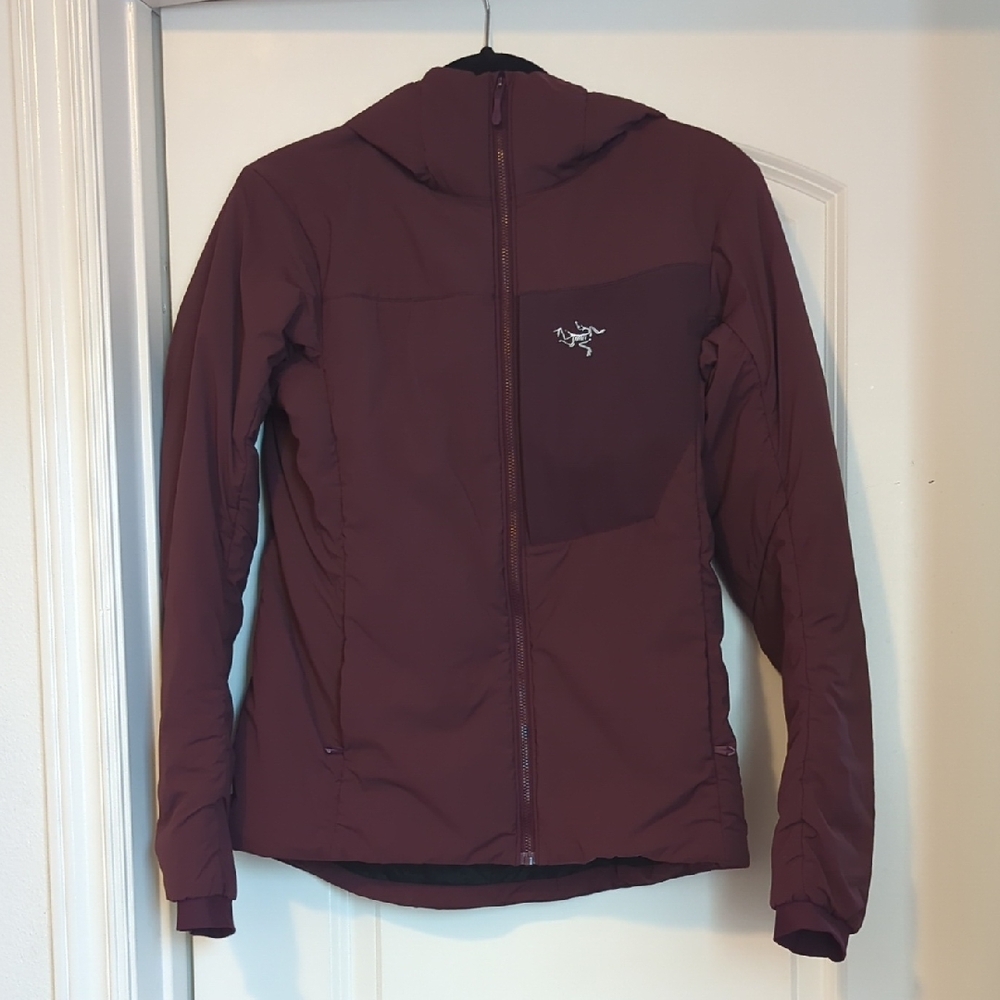 Arc'teryx Women's Proton LT Hoody In Burgundy